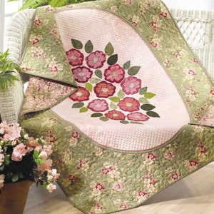 Vintage Quilting Pattern:  Heirloom Shabby Chic Cottage Rose Garden Quilt (42" x 58")