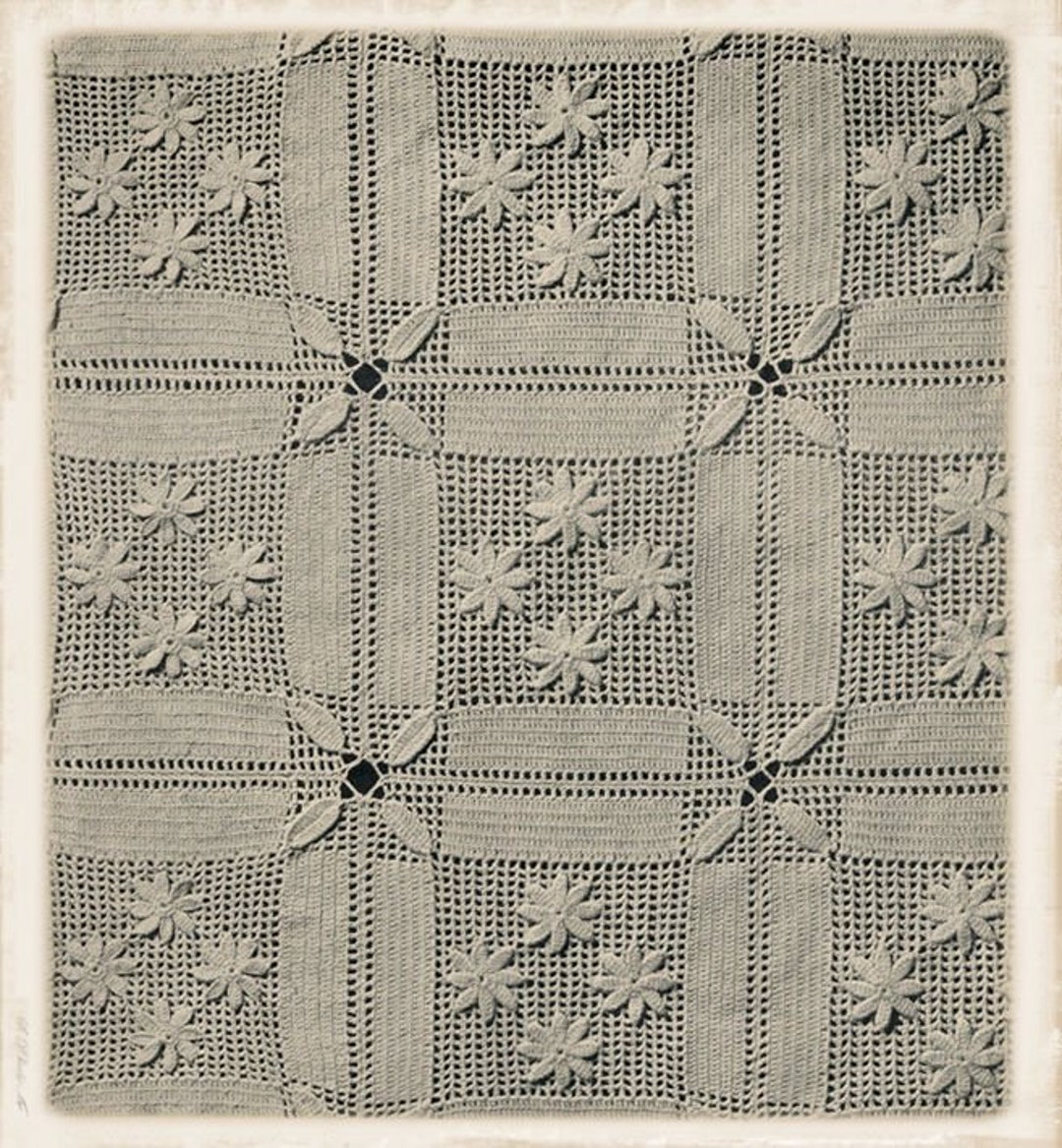 Vintage Crochet Pattern : Heirloom Daisy Squares Bedspread - Etsy