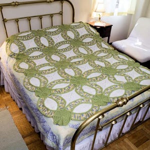 Vintage Crochet Pattern:  Heirloom Wedding Ring Quilt Afghan (63&quot; x 80&quot;)