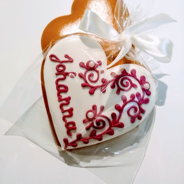 Essbare Tischkarte, Platzkarte, handgemachtes Gastgeschenk aus Lebkuchen zur Hochzeit. Lebkuchenherz