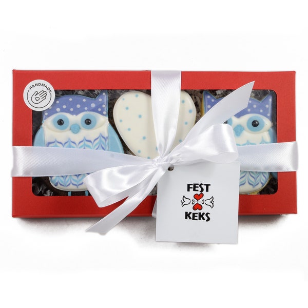 Personalisierbare Eulen Cookies. Geschenk-Set aus Vanille- oder Schokokeks im Geschenkkarton mit Grußkarte.