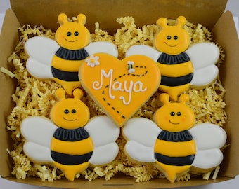 Bienchen-Set & Herz Geburtstagsgeschenk aus Schoko-oder Vanillekeks. Barra personalizada com nomes, Alter. 4 Bienen e 1 Herz.Geschenkkarton