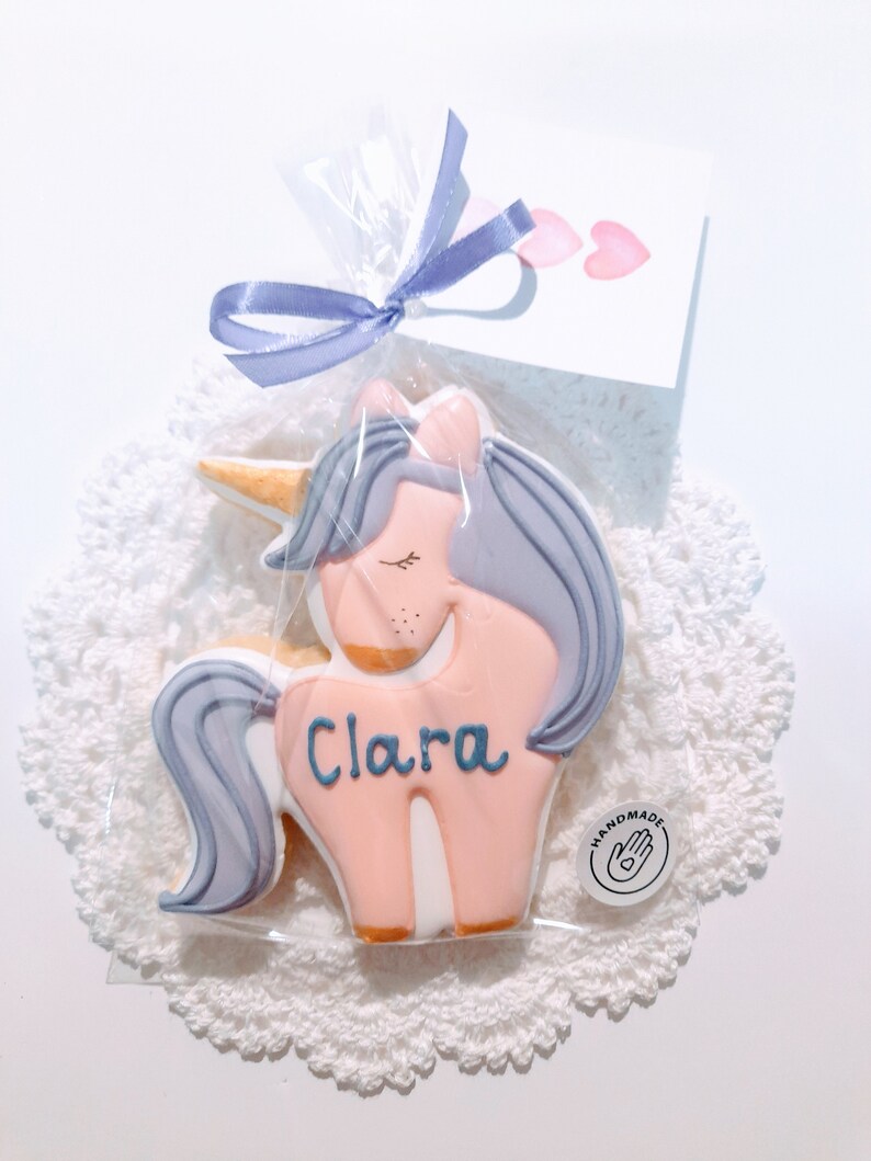 Pode incluir: Um conjunto de tr&ecirc;s canecas de cer&acirc;mica com acabamento fosco e salpicado. As canecas s&atilde;o em tons de creme, castanho claro e castanho escuro. Cada caneca tem um design simples e minimalista, perfeito para caf&eacute; ou ch&aacute;.