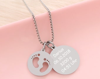 Cadeau Collier Prénom de Naissance pour Maman Collier avec Gravure Collier avec Noms d'Enfants Pendentif Pieds de Bébé Collier Chaîne Personnalisé