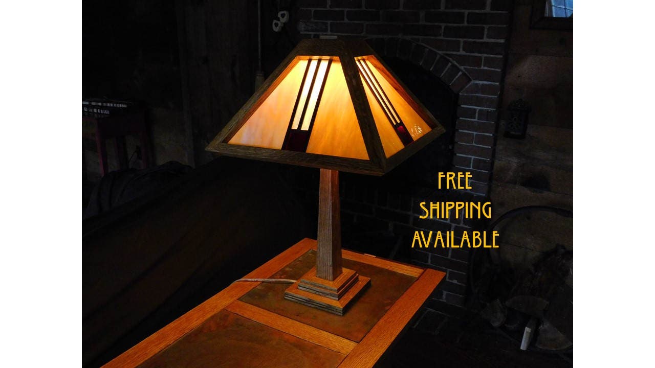 Stained Glass Lamp Arts and Crafts / Mission Style, Frank Lloyd Wright