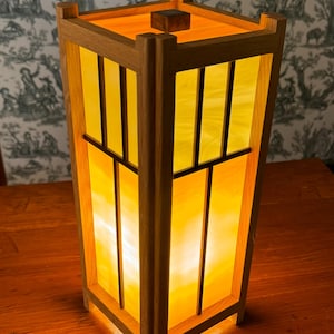 Craftsman style box lamp