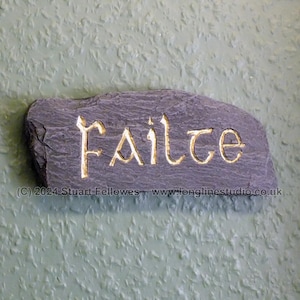 Failte plaque.  Gaelic for welcome. Hand crafted resin wall hanging sign. Scotland Ireland.