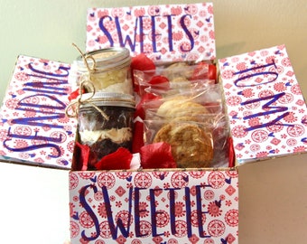 Small Cookies & Cupcakes Care Package | Romantic Care Package | Boyfriend Gift | Girlfriend Gift | Anniversary Gift| Baked Goods Gift Box