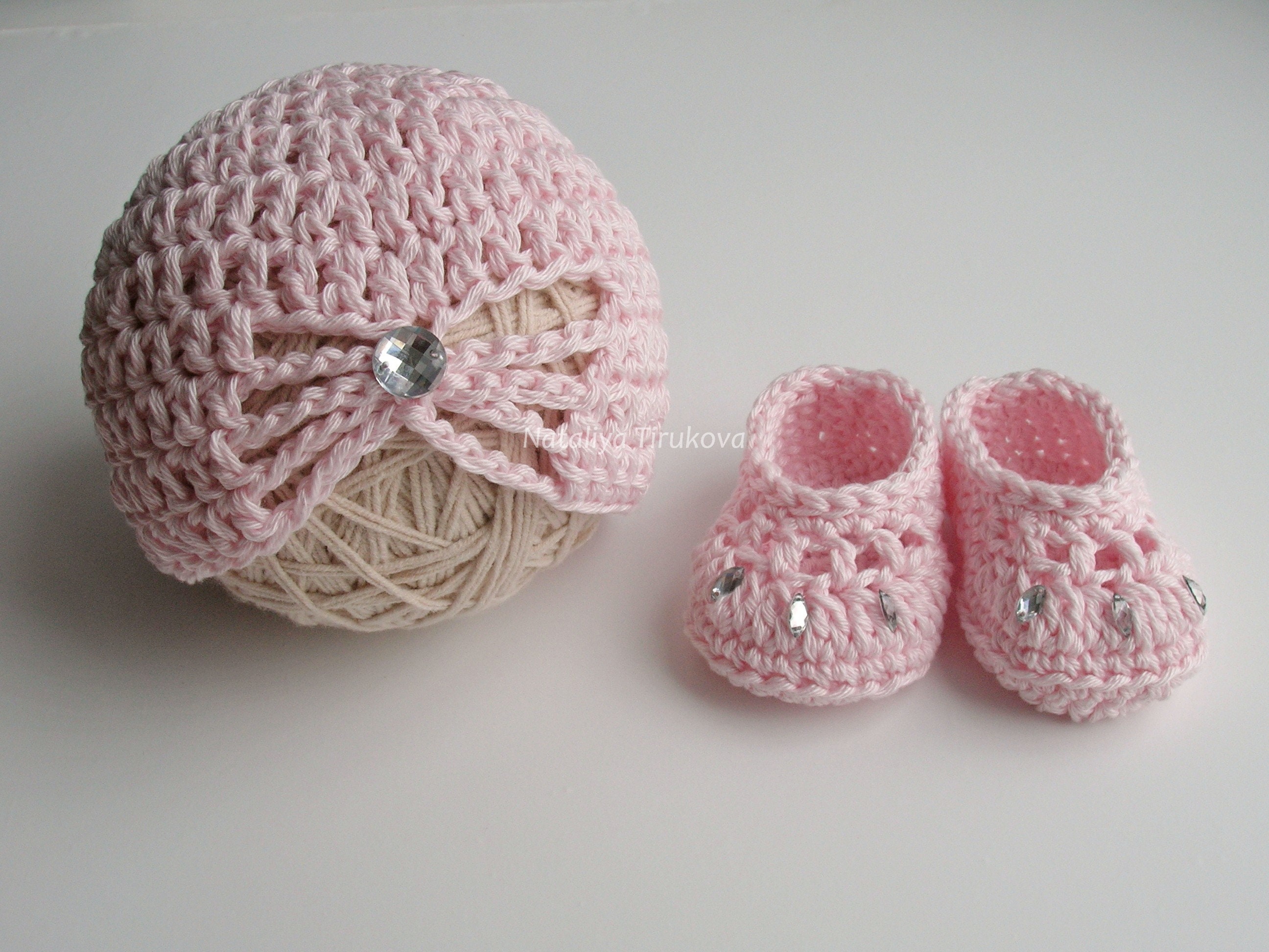 Newbaby girl gift set Crochet baby gift Newborn hat and Etsy