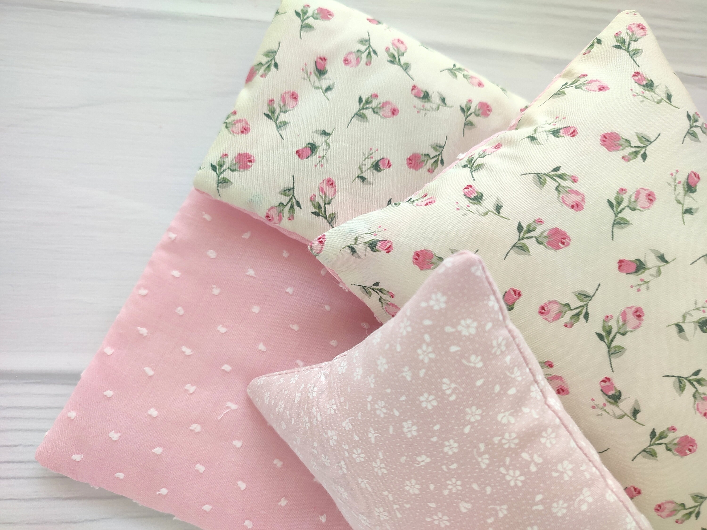 Pink and white designer bed sheets pillow and blankets for 1/6 scale d –  The Doll Tailor