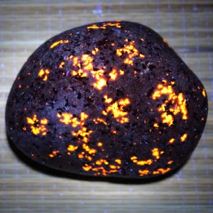 1LB Yooperlite Rock THIS EXACT ROCK in the pictures 1 of a kind - Unique Gemstone Fluorescent Sodalite Syenite Stone from Lake Superior B1