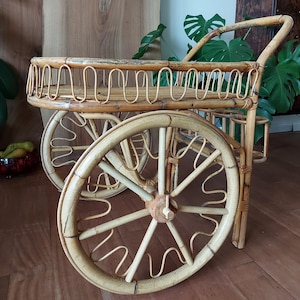 Vintage French rattan bar cart, Mid-Century Modern drinks trolley by Adrien Audoux & Frida Minet, boho patio serving table, bottle holder