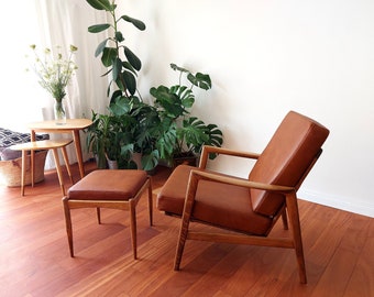 Cognac leather set: lounge chair & matching ottoman, Mid Century, Mid Mod, MCM, the sixties, genuine vintage, Mad Men design