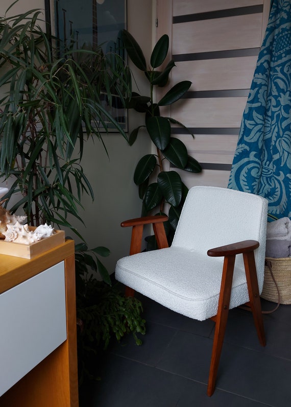 Elegant white vintage chair, Mid-Century, powder room, bathroom, design,  MCM, rich texture fabric, milky white Bouclé, womb chair