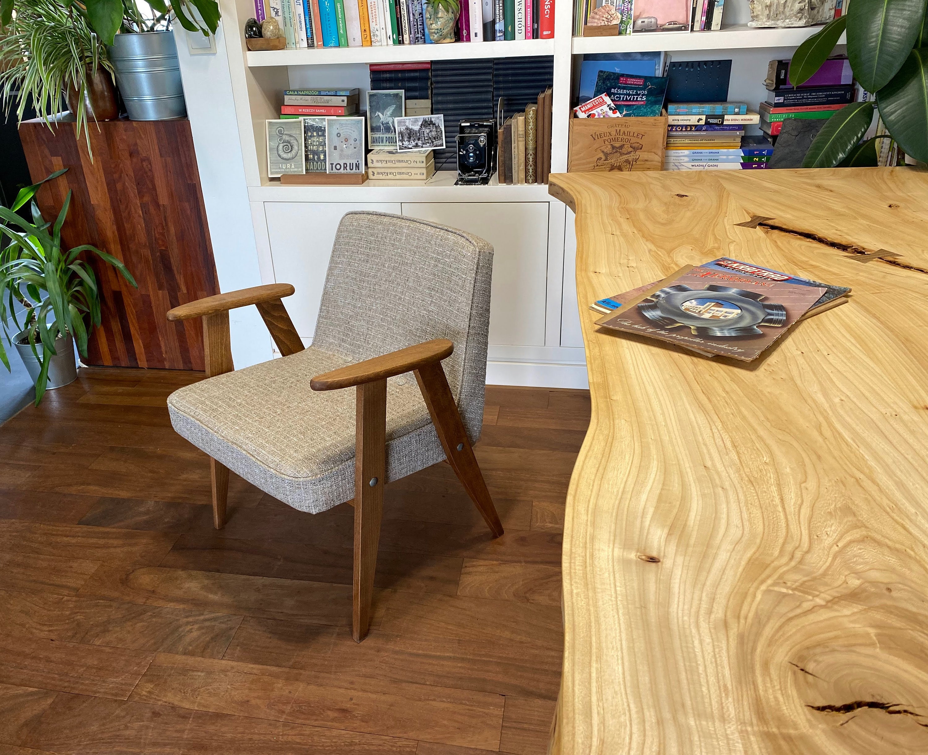 Ecru reading chair, linen, melange,Mid Century, tiny space, micro apartment, easy chair, thick woven, beige, coffee, café au lait, oatmeal,