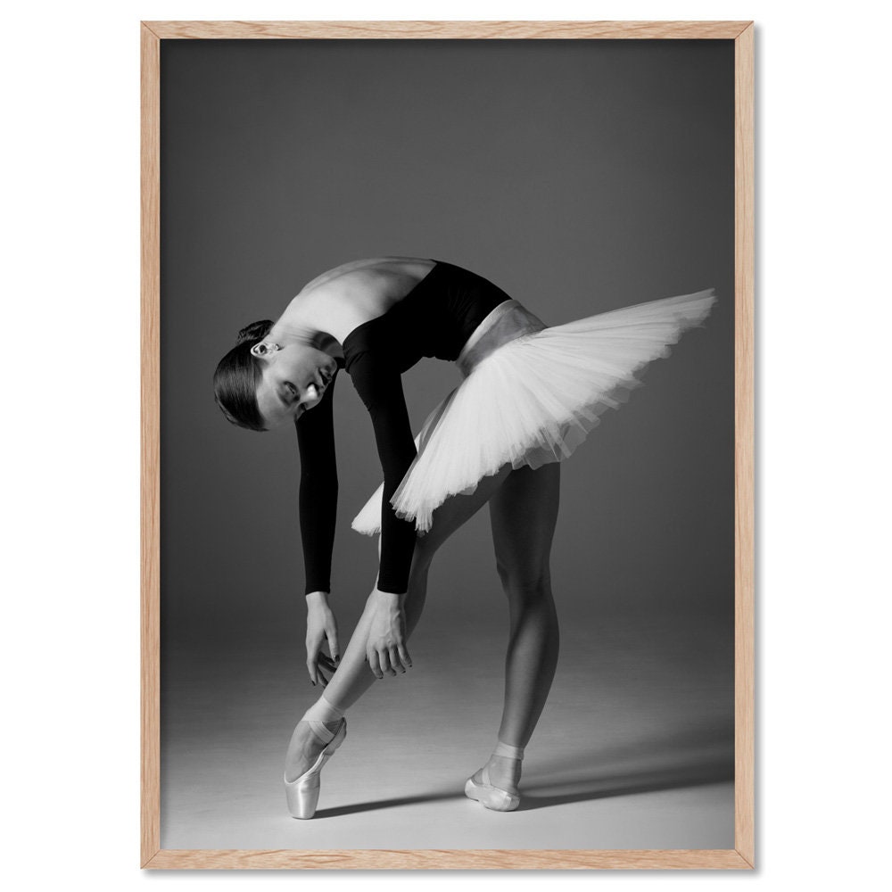 Ballerina Pose in Tutu Art Print. B&W Ballet Dancer Poster. Forward Arch  Ballet Dancer Pose Wall Art. Black White Dance Photography HPS-79 - Etsy
