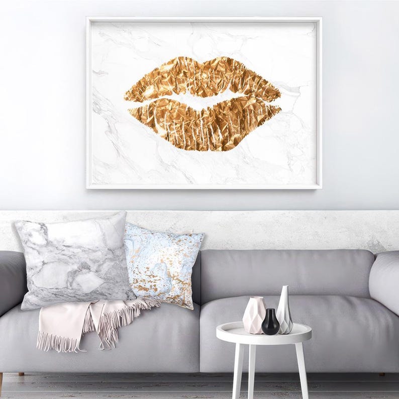 Lips Printed Poster. Gold Look Luxe Design Kiss. White Marble. Chic Fashion Print. Perfect for the Bedroom. High Resolution | HPS-02 immagine 2