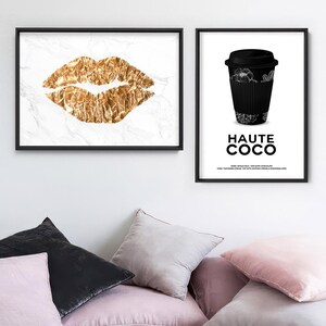 Lips Printed Poster. Gold Look Luxe Design Kiss. White Marble. Chic Fashion Print. Perfect for the Bedroom. High Resolution | HPS-02 immagine 3