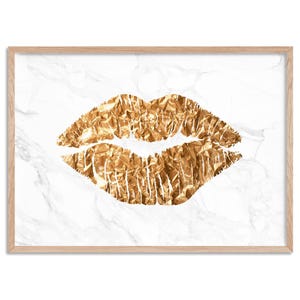 Lips Printed Poster. Gold Look Luxe Design Kiss. White Marble. Chic Fashion Print. Perfect for the Bedroom. High Resolution | HPS-02 immagine 4