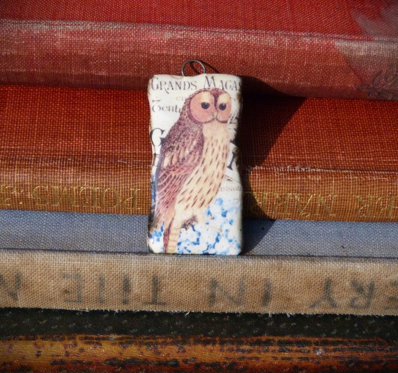 Handmade ceramic pendant: illustration of a vintage owl. image 2