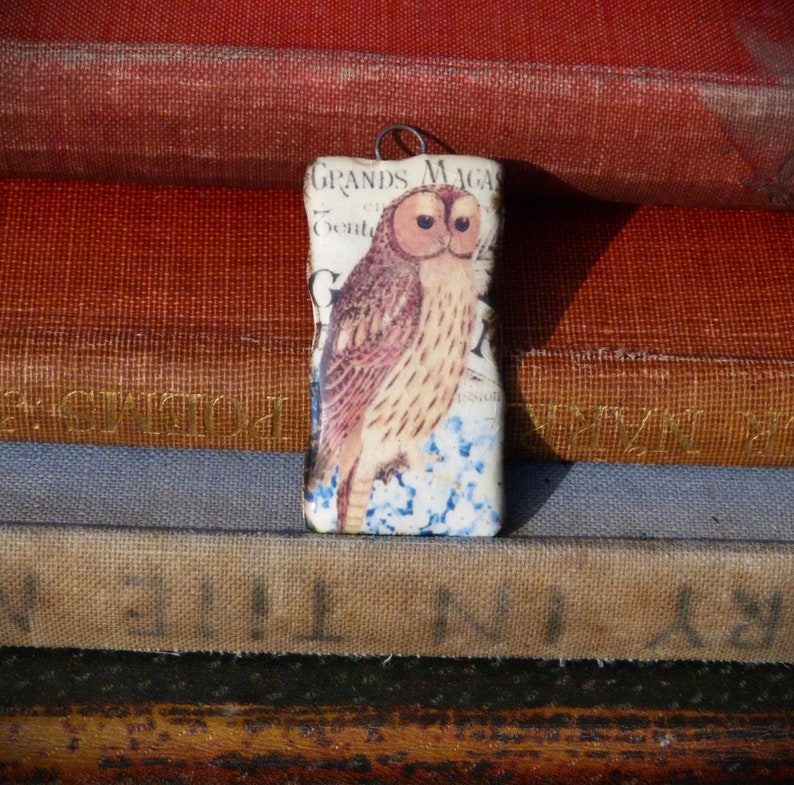 Handmade ceramic pendant: illustration of a vintage owl. image 1