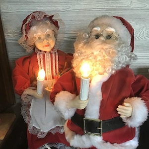 Vintage Santa and Mrs Claus,Illiminated,plugin Mr and Mrs Claus, 22”tall,