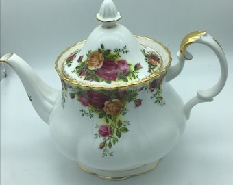 Royal Albert Old Country Rose Tea Pot, Vintage China,Made in England 1962-74,Bone China