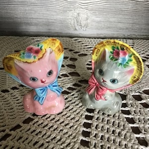 Vintage PY Cats with Bonnets,Anthropomorphic Cat Salt & Pepper Shakers,kitten shakers,Made in Japan,kitchen decor,Kitsch