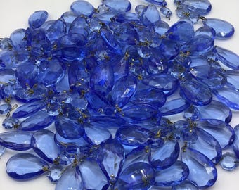 Prismas de araña azules vintage, prismas en forma de lágrima, juego de 12 prismas de 2 piezas, vidrio azul, decoración de bodas, piezas de vidrio de araña con forma de gota, cristal azul