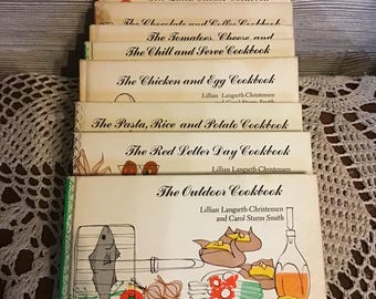 ヴィンテージ・クックブック、リリアン・ランゲス＝クリステンセン著、全8巻。初版1968年、レシピ本、『レッド・レター・デイ』、『アウトドア・クックブック』