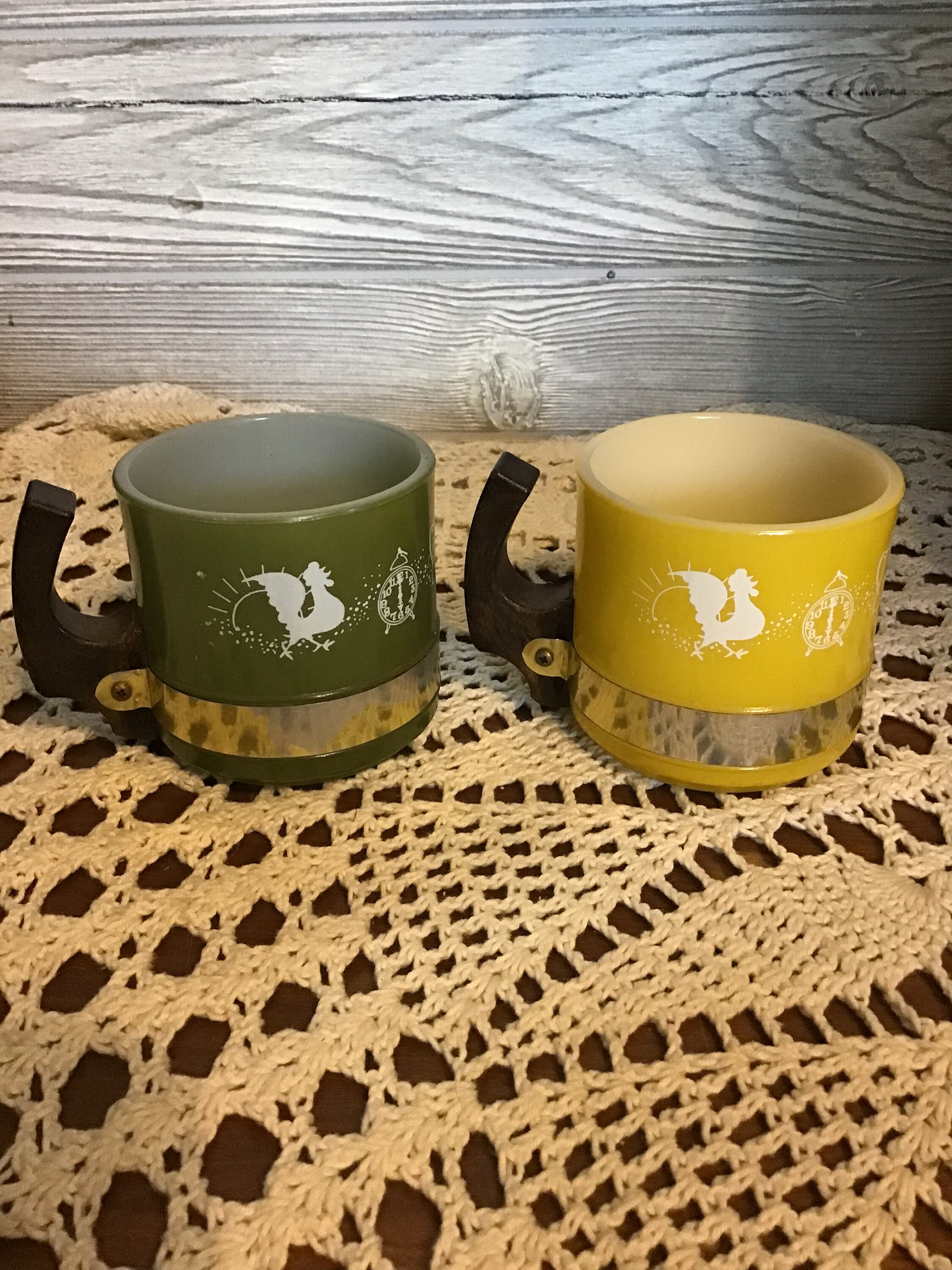 Vintage Siesta Ware Smug Coffee Mugs,farmhouse Scene Milkglass Mugs ...