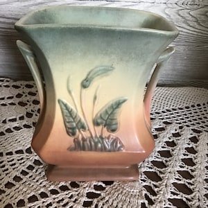 Vintage Hull Calla Lily Vase,502 33, matte finish,Jack in the Pulpit vase