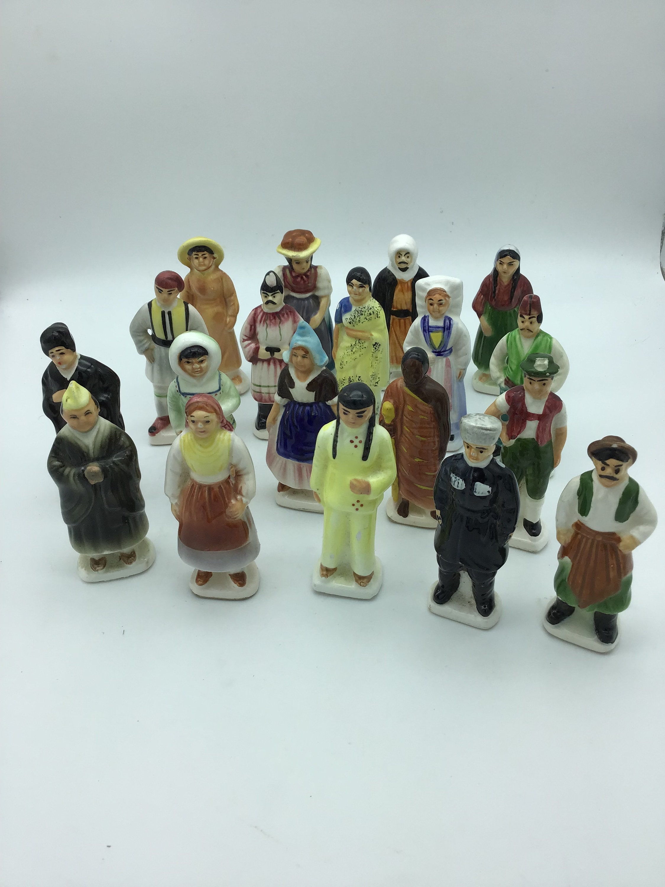 Vintage Tenderleaf Tea Figurines,People of the World, set of 19 ceramic people made in Japan, collector figurines, promotional tea pieces,