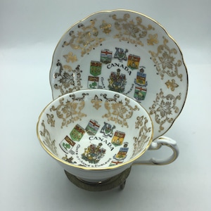Vintage Paragon Canadian Provinces Tea Cup and saucer, Vintage Bone China,Wide Mouth Teacup,footed Paragon, gold filigree,