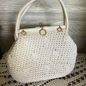 Vintage 60er Jahre Stroh Handtasche mit goldfarbenem Akzent, weißes Strickmuster Damen Geldbörse