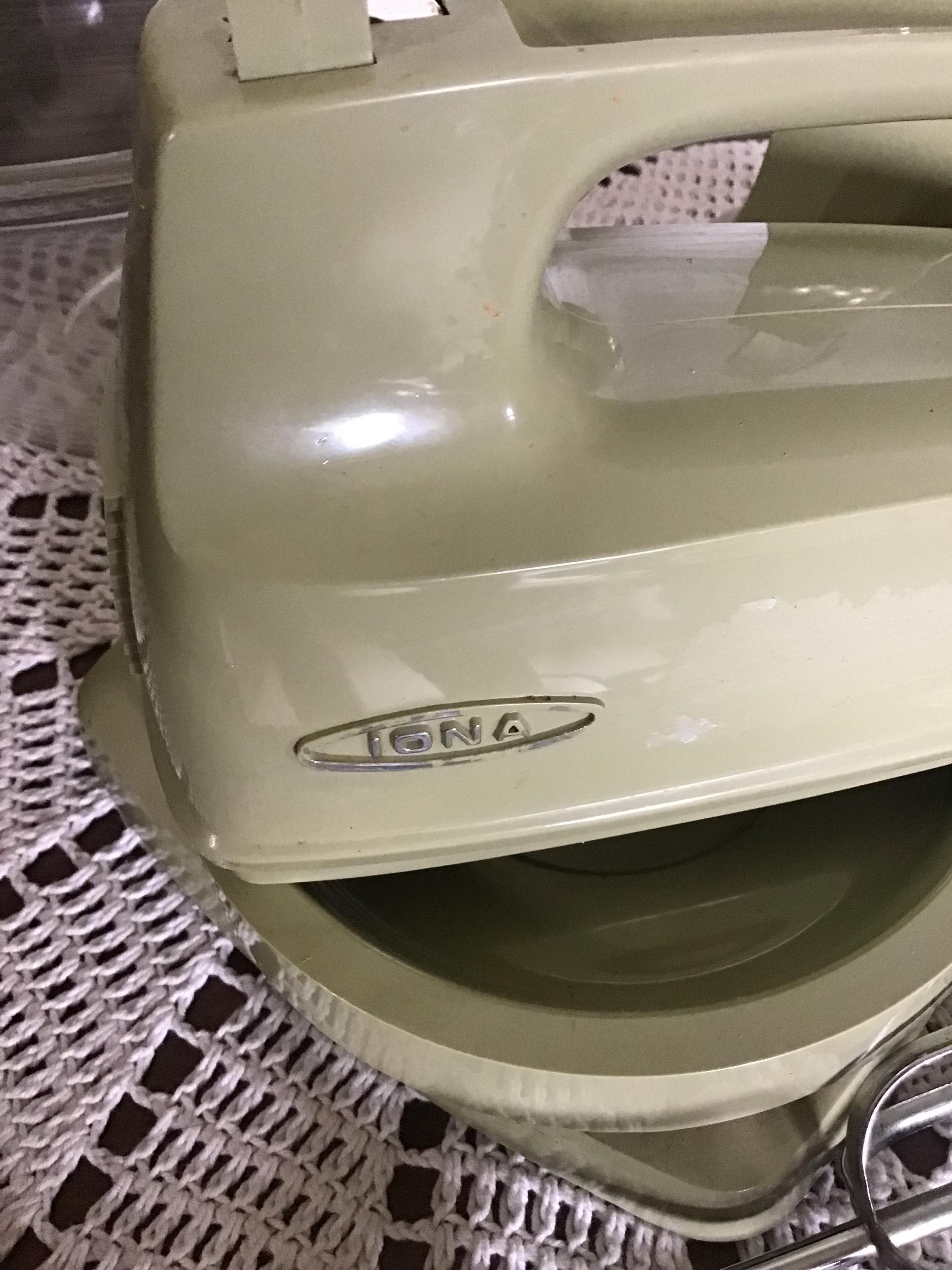 VTG Iona Avocado Green Atomic Electric Mixer,general Electric