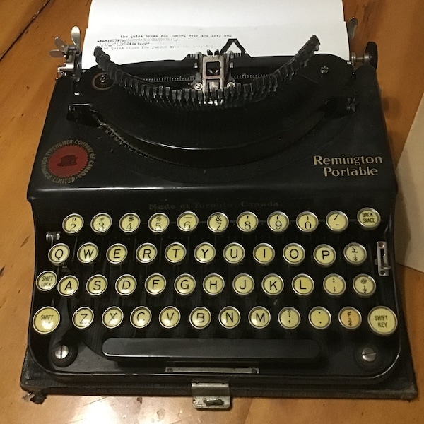 Remington Portable Typewriter, 1920s Manual Traveling Typewriter with case