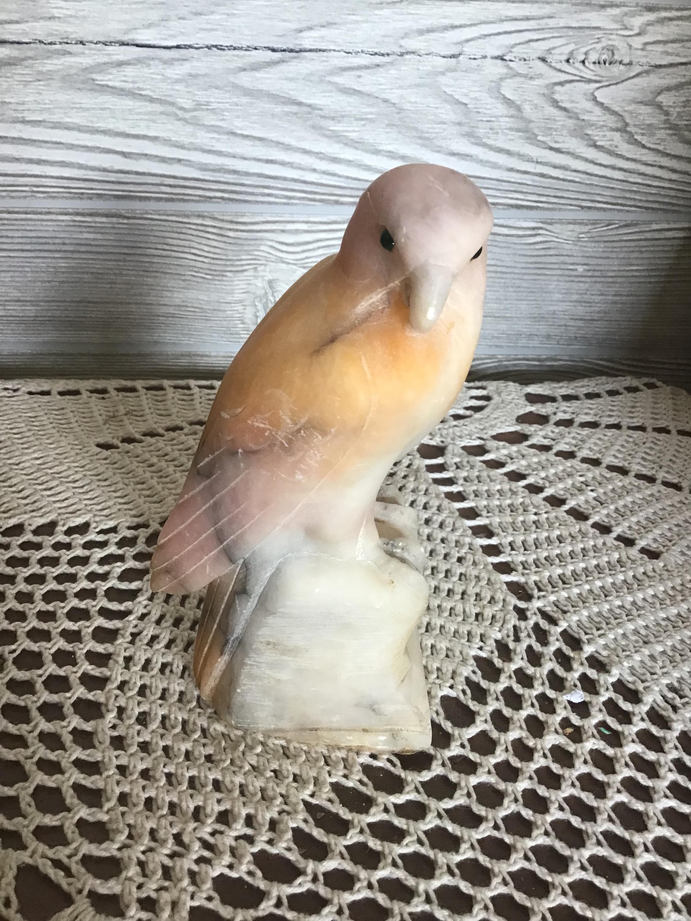 ヴィンテージアラバスターオウム、イタリア産オウム彫刻、彫刻された石