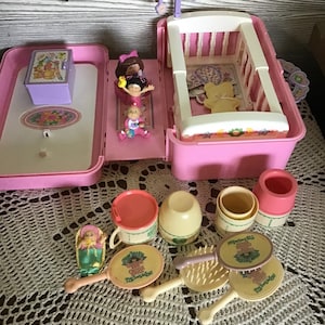 Vintage Cabbage Patch,Love N Go Nursery,cabbage patch dishes, dolls, collectible cabbage patch,80’s &90’s Cabbage Patch