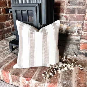 1492. Funda de cojín TALARA con efecto lino grueso y rayas BEIGE, varios tamaños