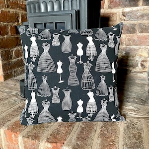 439. Handmade Mannequin Natural Linen Cotton Cushion Cover.