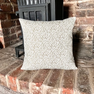 1237. Sherwood Trailing leaves in Beige  100% Cotton Cushion Cover Various sizes