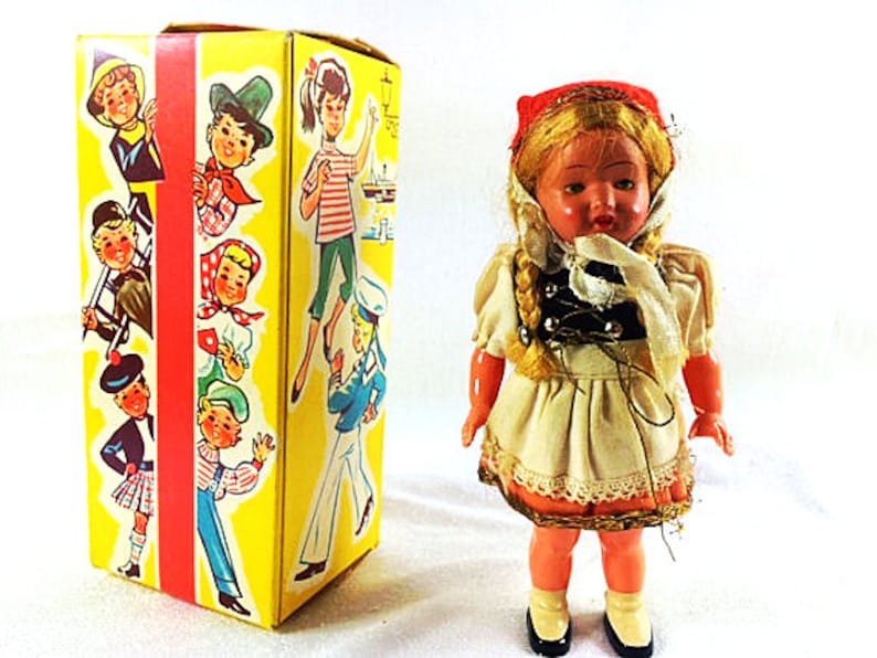 Vintage Windup Dancing Doll Sweetheart 1960s image 0