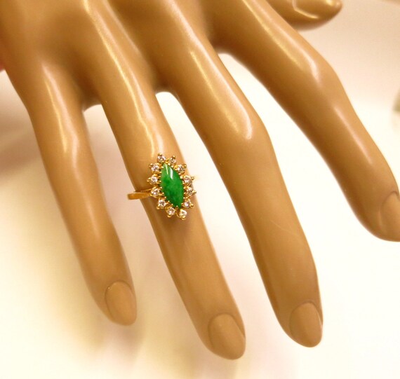 ladies 18k apple green jade ring - image 7