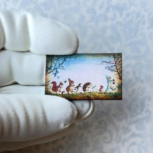 Casa de muñecas en miniatura: Criaturas del bosque, marzo, niño pequeño, conejo, ardilla, ratón, rana, erizo, 1:12