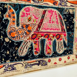 象の壁掛け動物タペストリー パッチワーク刺繍 ヴィンテージ 再利用生地 エスニック ボヘミアン ホームデコレーション 部族 ハンドメイドタペストリー