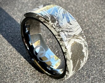 8mm wide Mokume Pattern Ring Silver and Black on a Black Zirconium Band