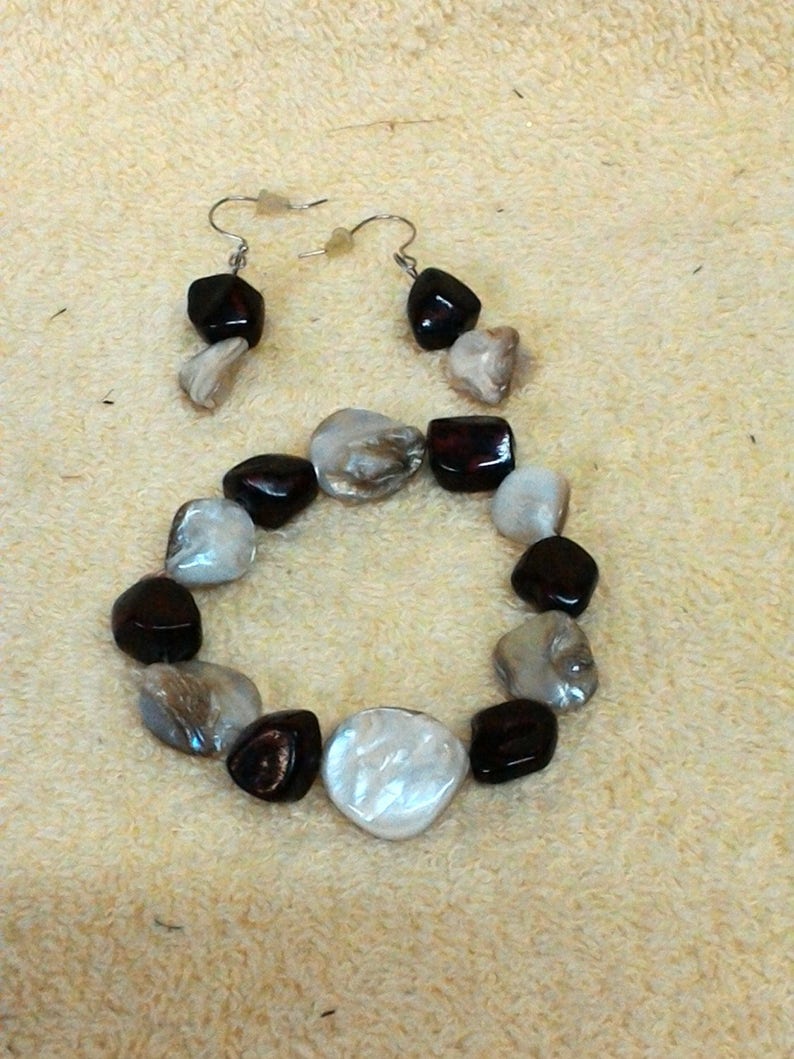 Set-Bracelet /& Earrings Artisan Made Stones WhiteBrownRed Shell Stretch OOAK Choice of Size of bracelet and style of earrings