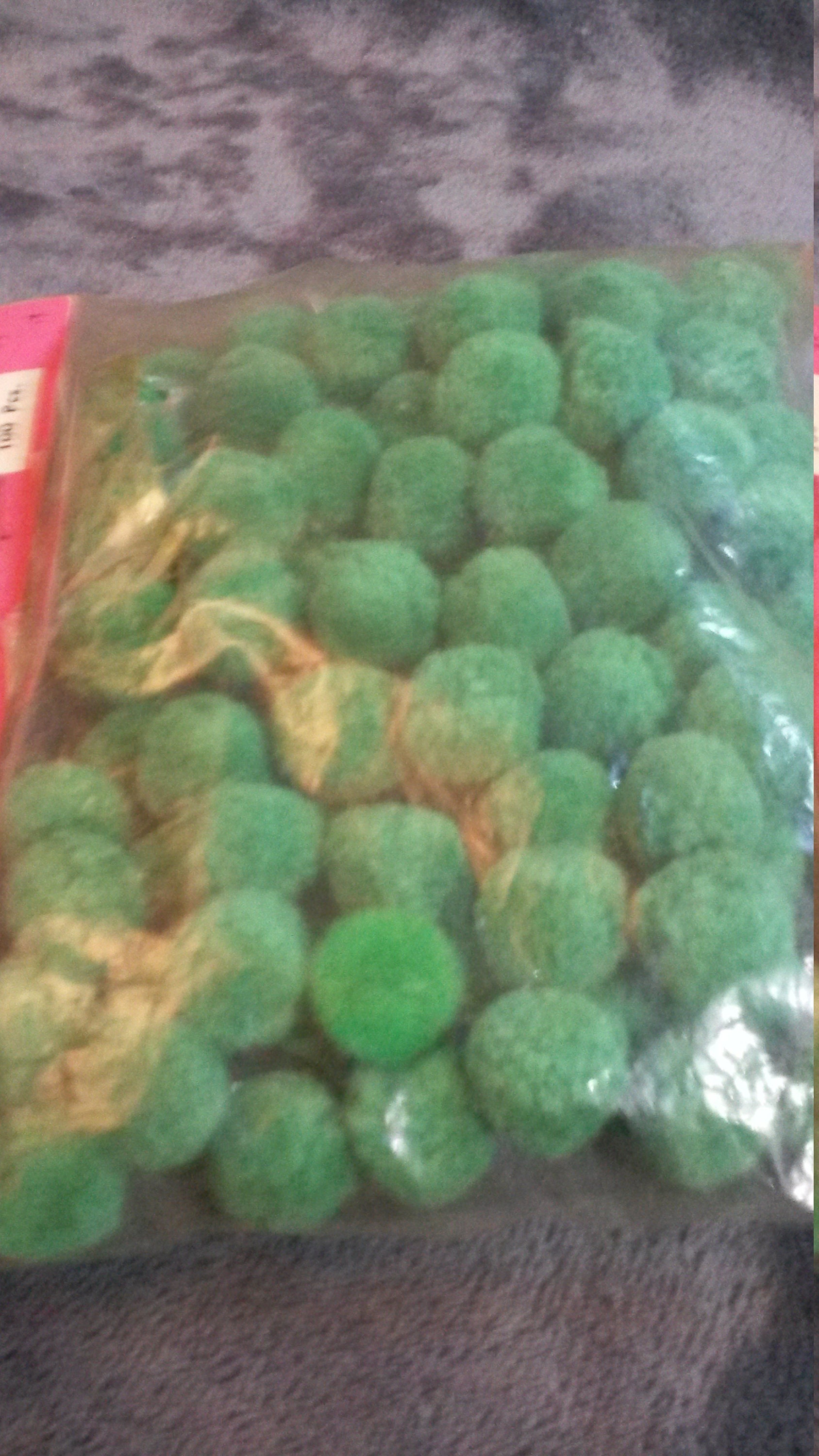 0.5 inch Kelly Green Tiny Craft Pom Poms 100 Pieces 