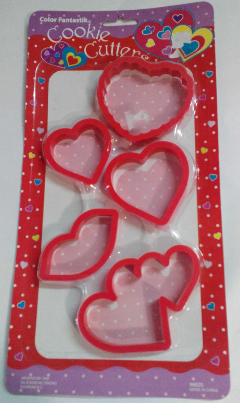 Hearts /& Lips Plastic 5 pieces Vintage Cookie Cutters,Valentines
